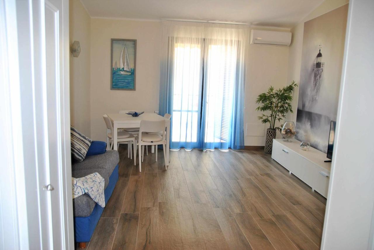 Casa Dinky Attico Con Terrazza Vista Mare Apartment Formia Exterior foto