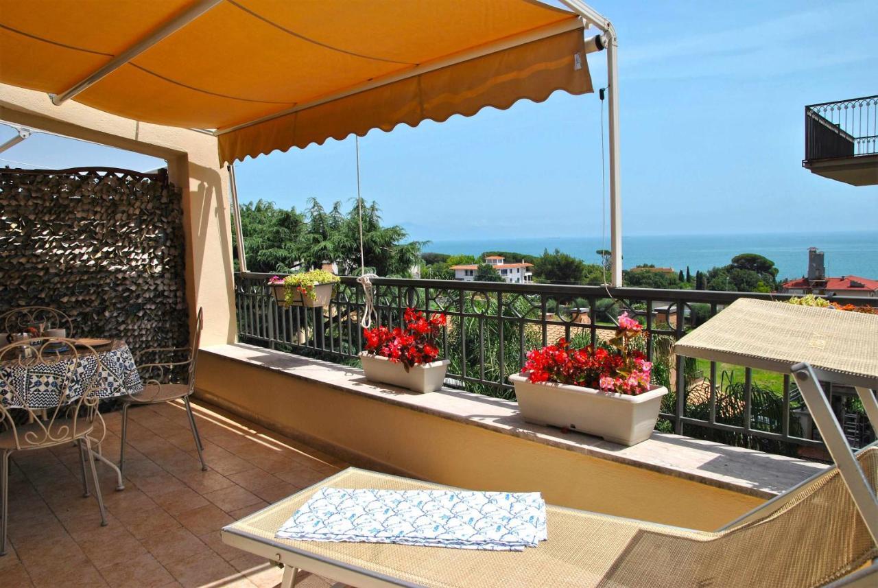 Casa Dinky Attico Con Terrazza Vista Mare Apartment Formia Exterior foto
