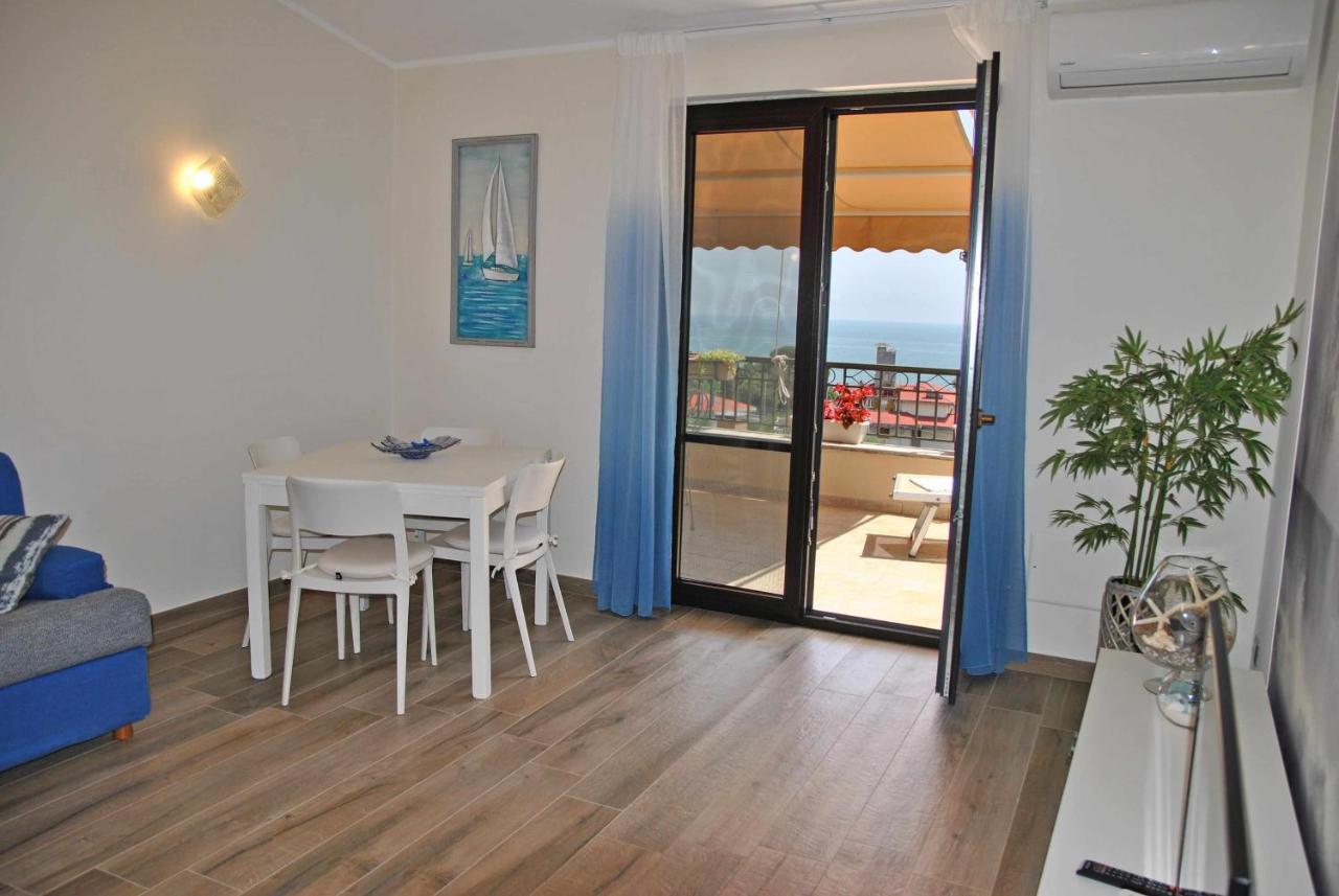 Casa Dinky Attico Con Terrazza Vista Mare Apartment Formia Exterior foto